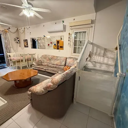 Clementinka - 200 Meters From The Sea Hlóraka